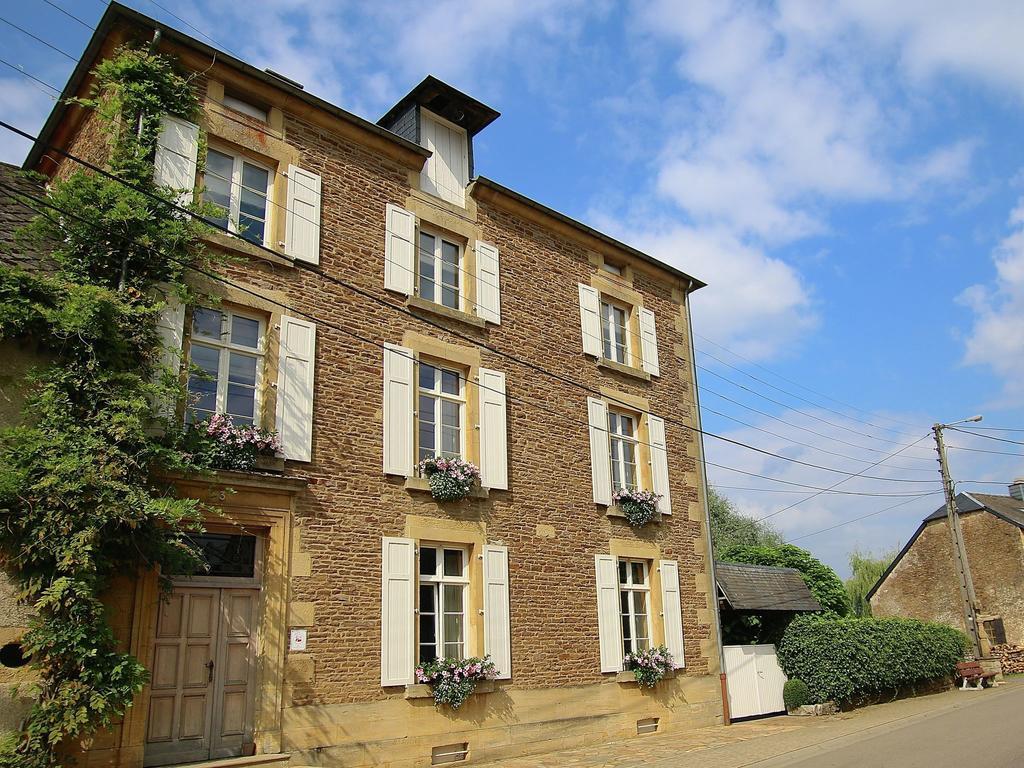 Unique Holiday Home In Virton With Jacuzzi Latour Eksteriør billede