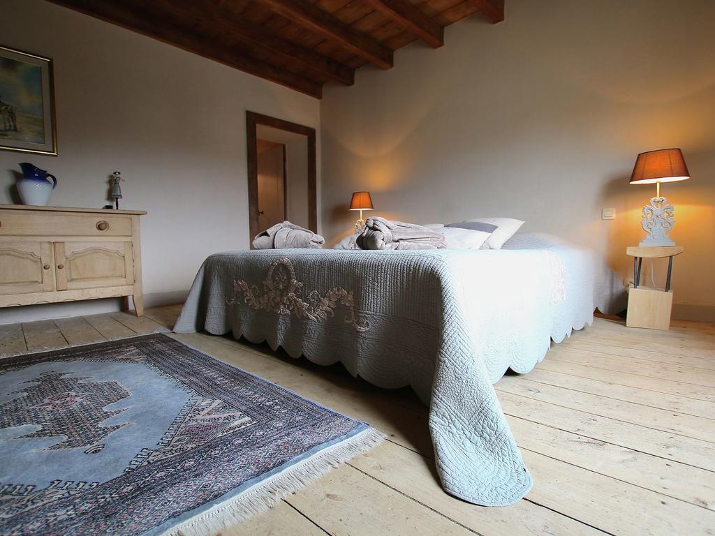 Unique Holiday Home In Virton With Jacuzzi Latour Eksteriør billede