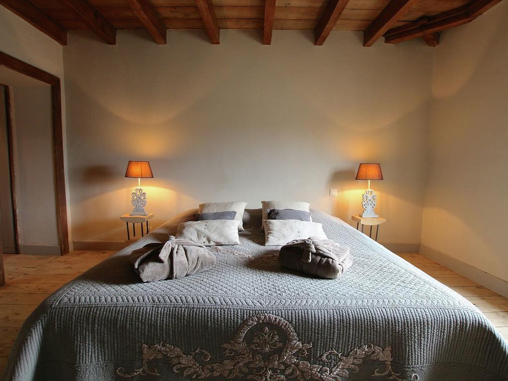 Unique Holiday Home In Virton With Jacuzzi Latour Eksteriør billede