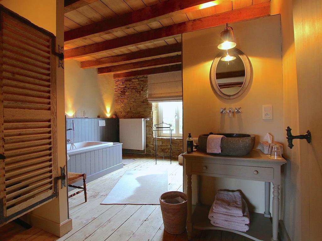 Unique Holiday Home In Virton With Jacuzzi Latour Eksteriør billede