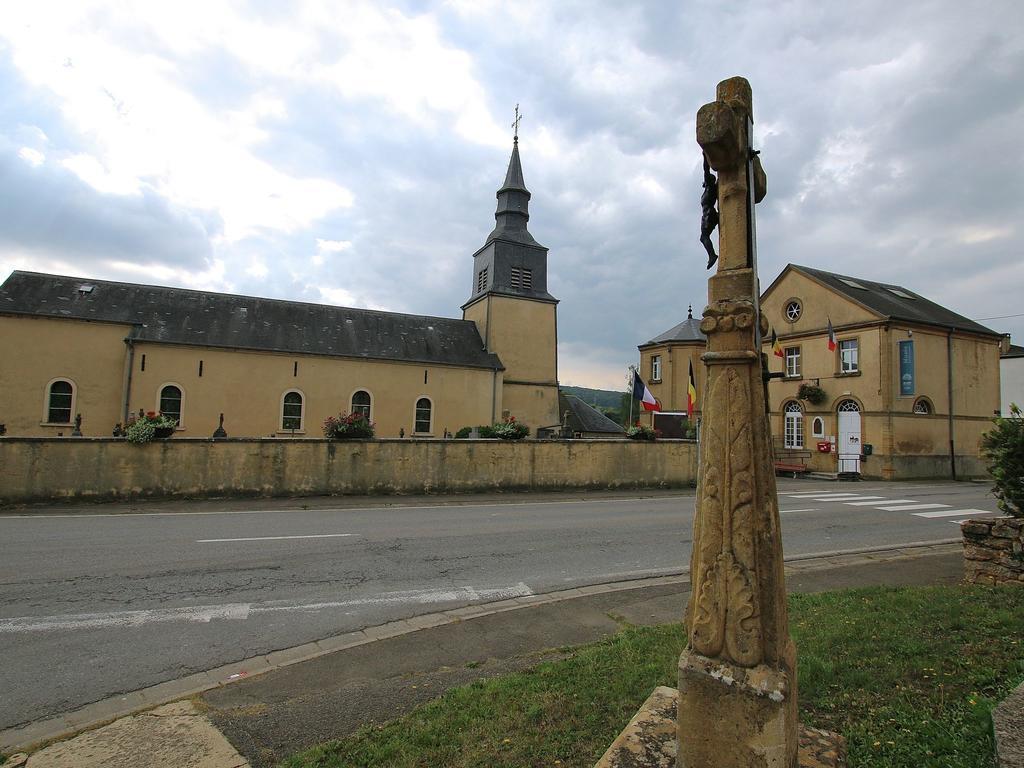 Unique Holiday Home In Virton With Jacuzzi Latour Eksteriør billede